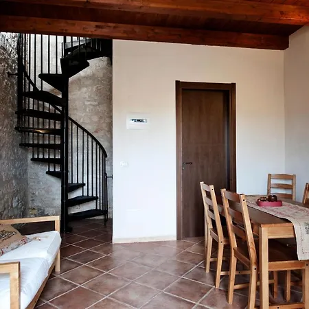 Valle Dell'acanto Apartment *